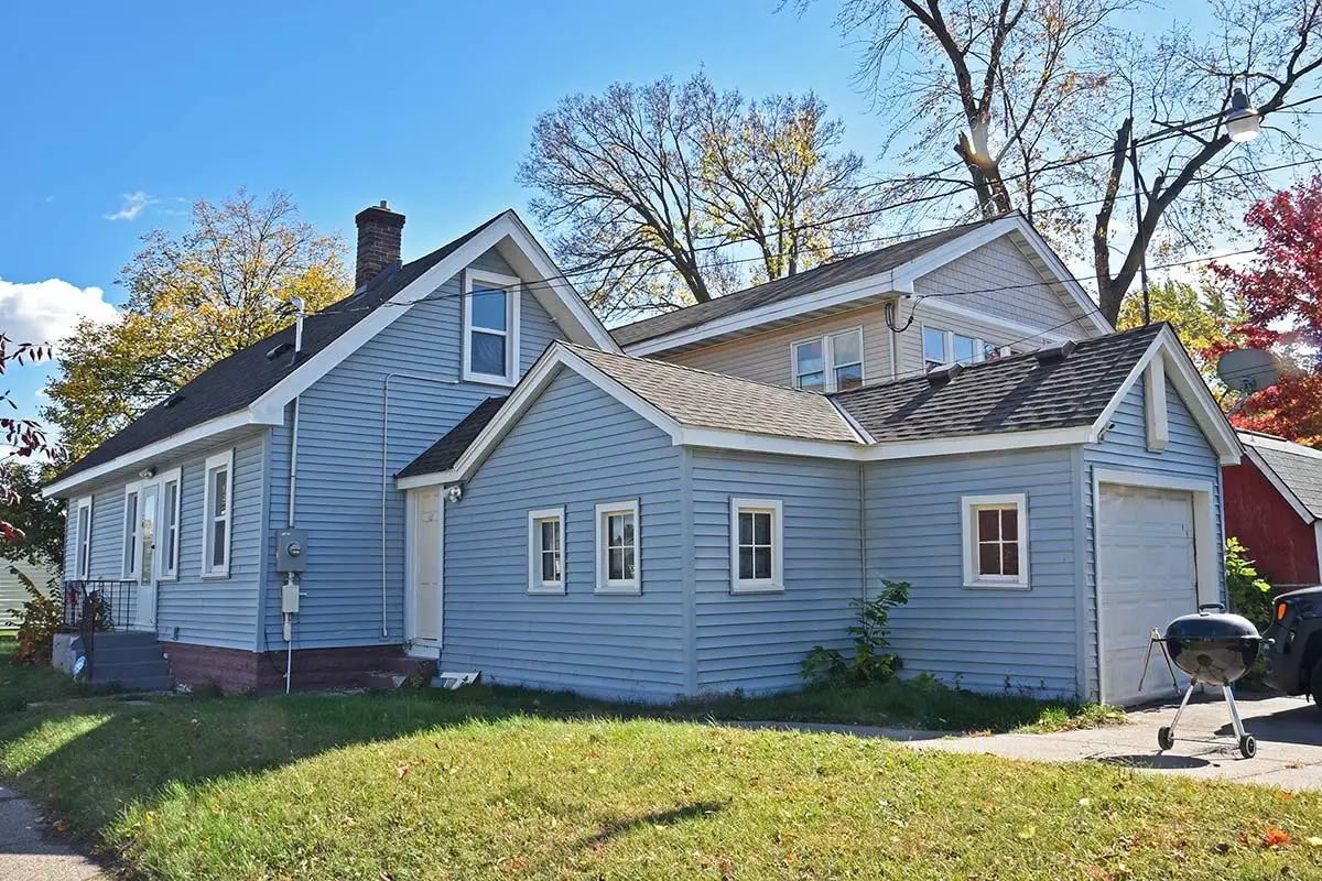 Exterior Design Certainteed Restoration Classic Vinyl Siding Oxford Blue, GAF Timberline HD Barkwood Roofing