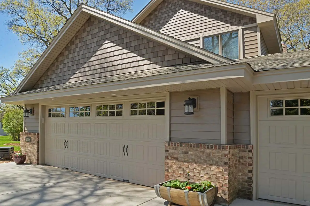 Roofing GAF Timberline Weathered Wood, Siding EDCO Entex Timber, CertainTeed Board and Batten Timber, CertainTeed Cedar Impressions Sawmill Rustic Blend, Windows Andersen 400 Series, Front