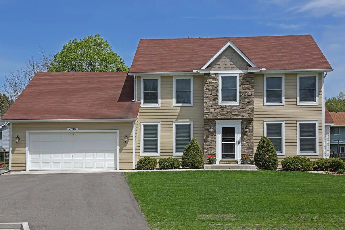 Siding James Hardie Cedarmill Lap Autumn Tan, James Hardie Staggered Shake Khaki Brown, Versetta Stone Ledgestone Plum Creek