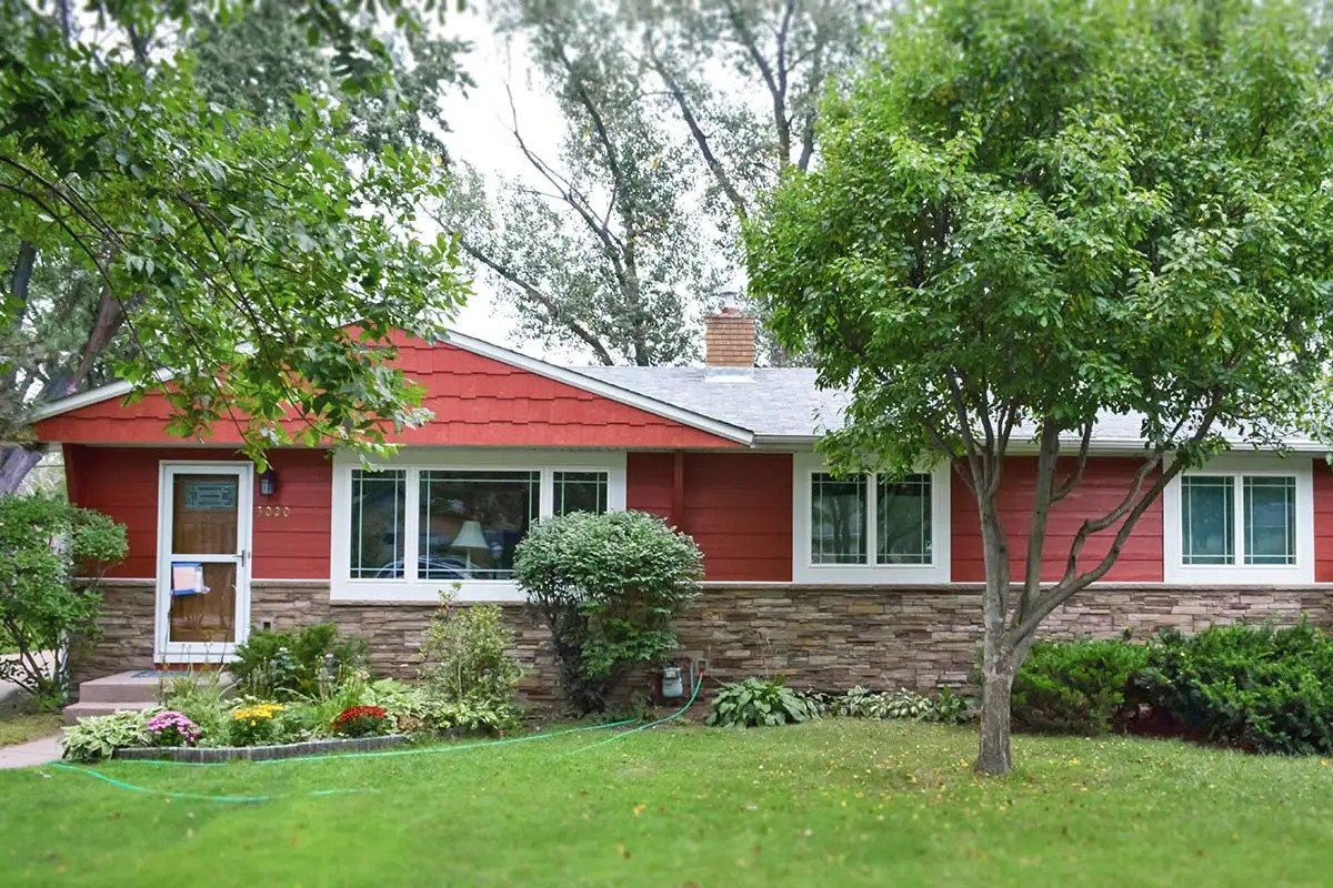 Siding LP Smartside 12 Inch Cedar Lap Straight Shake Autumn Red, Versetta Stone Ledgestone Plum Creek, Windows Vinyl Lindsay Pinnacle