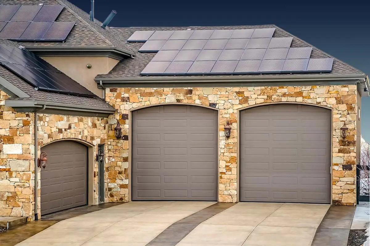 solar-roof-panels-asphalt-shingle